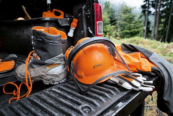 Stihl chainsaw boots store uk