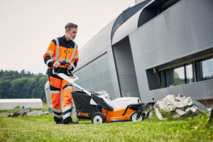 The RMA 765 V professional cordless lawn mower is compatible with our mulching kit