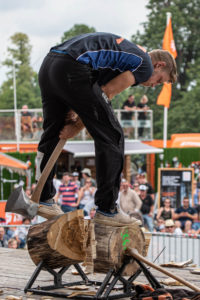 Scott Fowkes in the TIMBERSPORTS standing block challenge