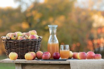 Make Apple juice with leftover apple and pears